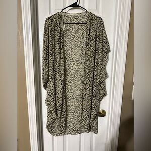 NWOT Cheetah Umgee shawl/ cardigan sz XL